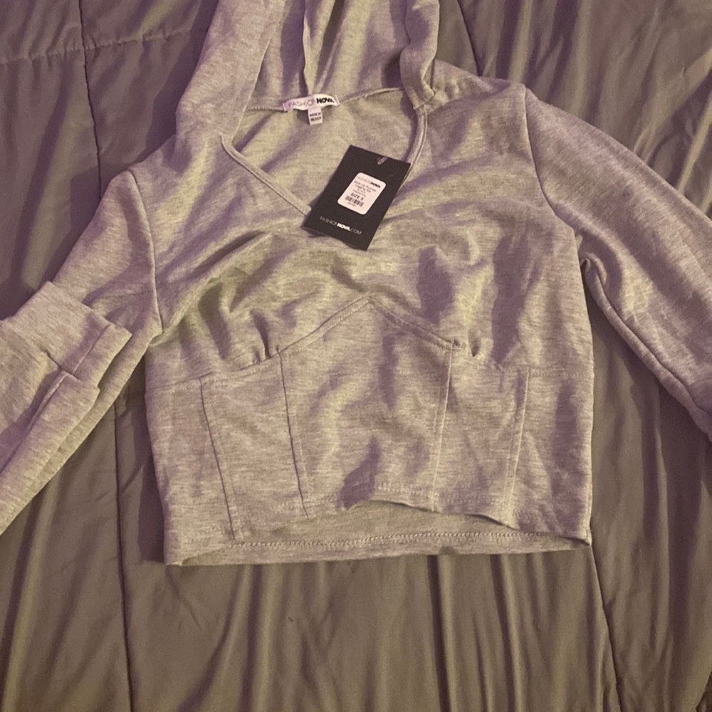 Long sleeve crop top